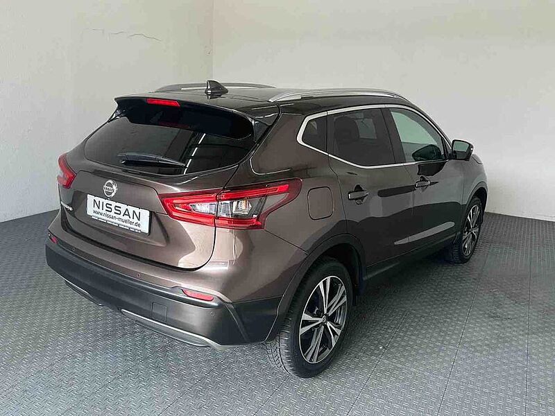 Nissan Qashqai 1.2 DIG-T 6MT 4x2 N-Connecta Design BF LED