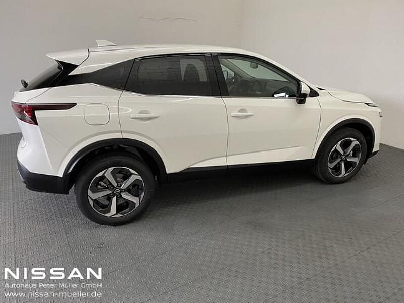 Nissan Qashqai 1.3 DIG-T  N-Connecta Autom. Wint. Busin.