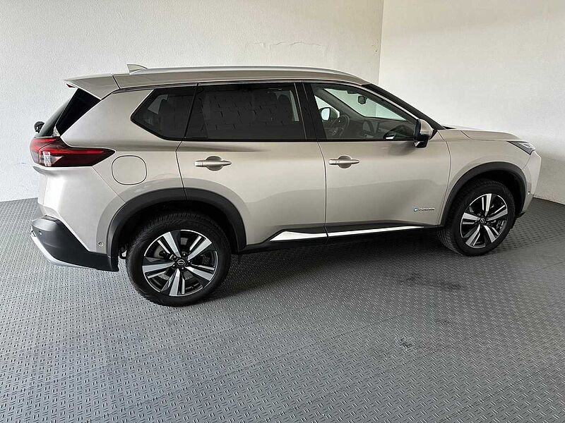 Nissan X-Trail e-Power e-4ORCE 4x4 Tekna 5Sitzer BOSE